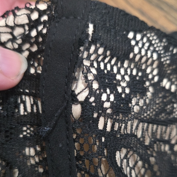 Torrid Lace Corset Crop Top Size 2 - Picture 9 of 9